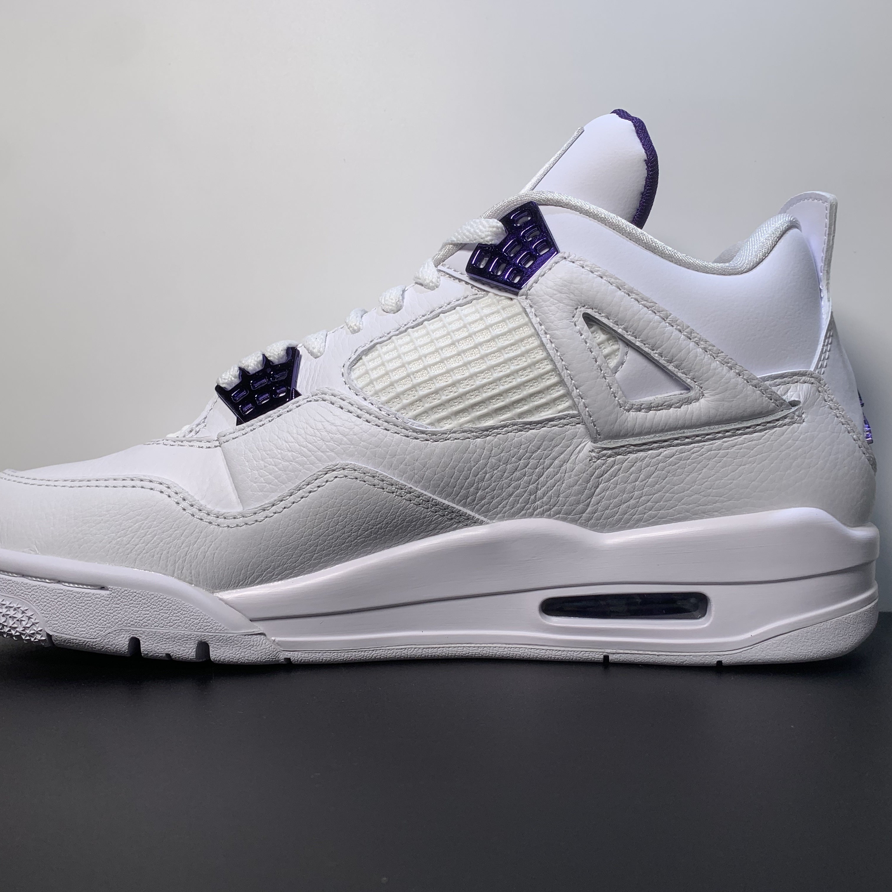 Air Jordan 4 Retro "Metallic Purple"