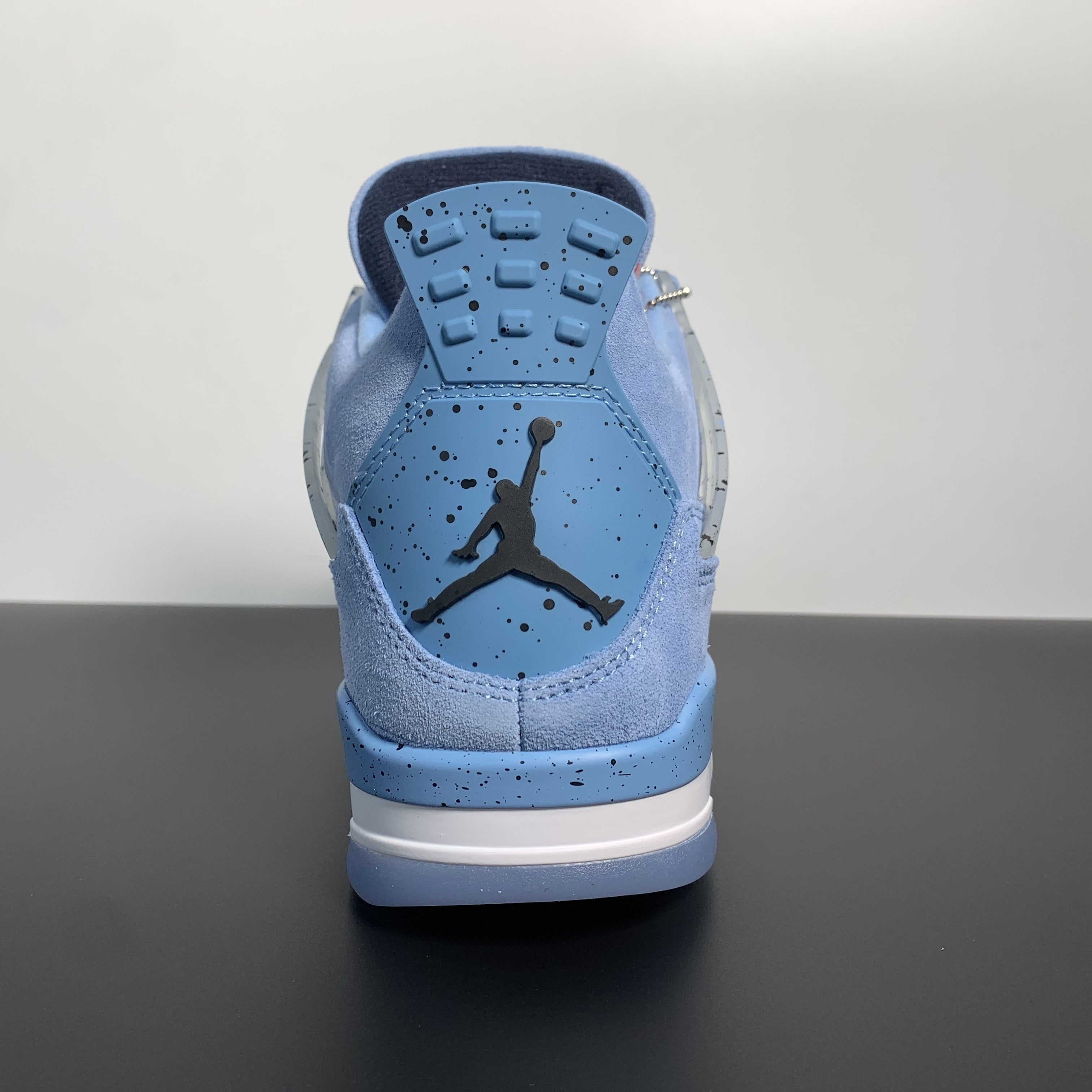 Air Jordan 4 UNC PE