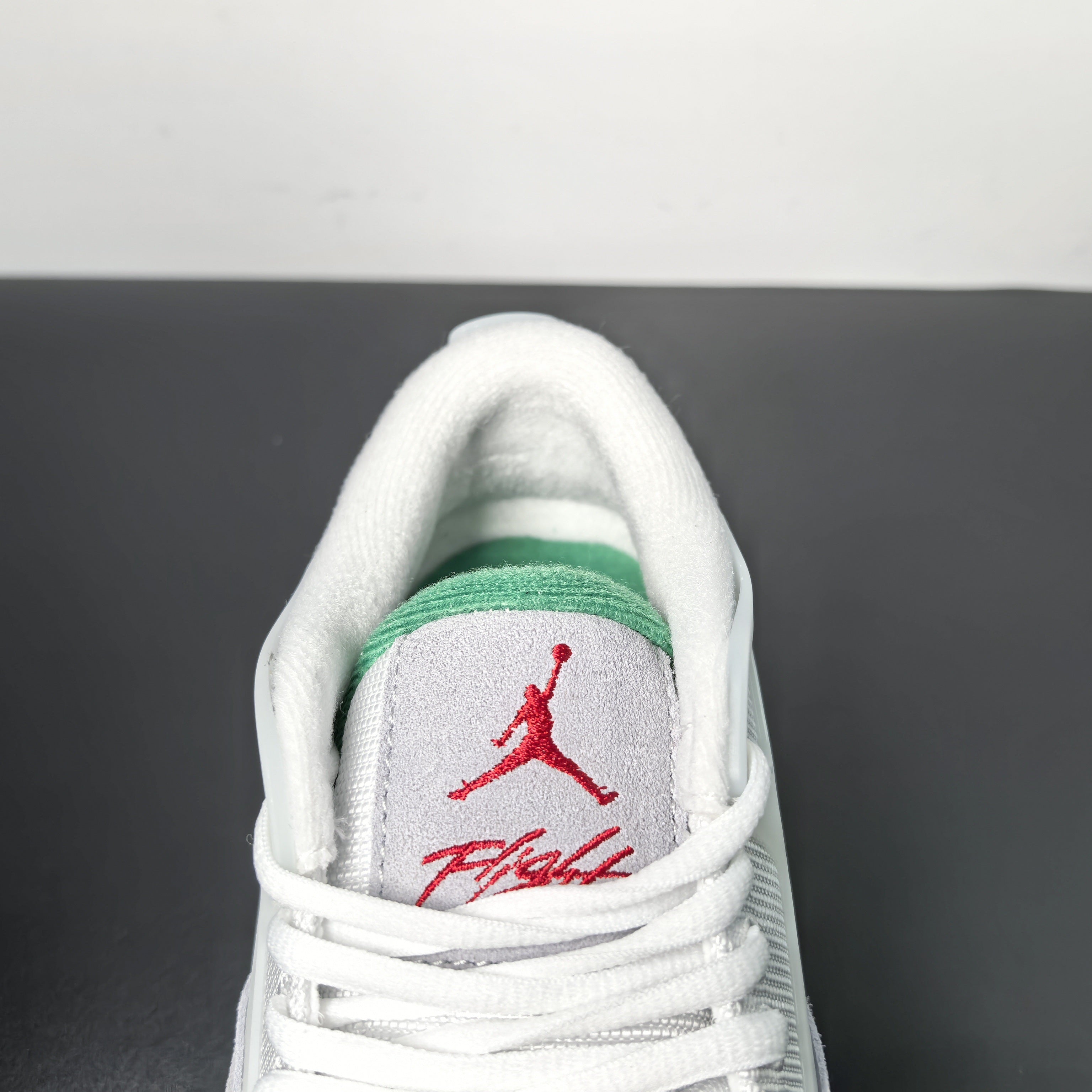 Air Jordan 4 RM “Pine Green”