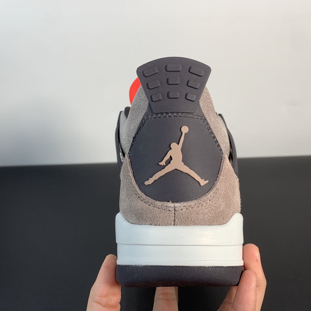 Air Jordan 4 Retro "Taupe Haze"