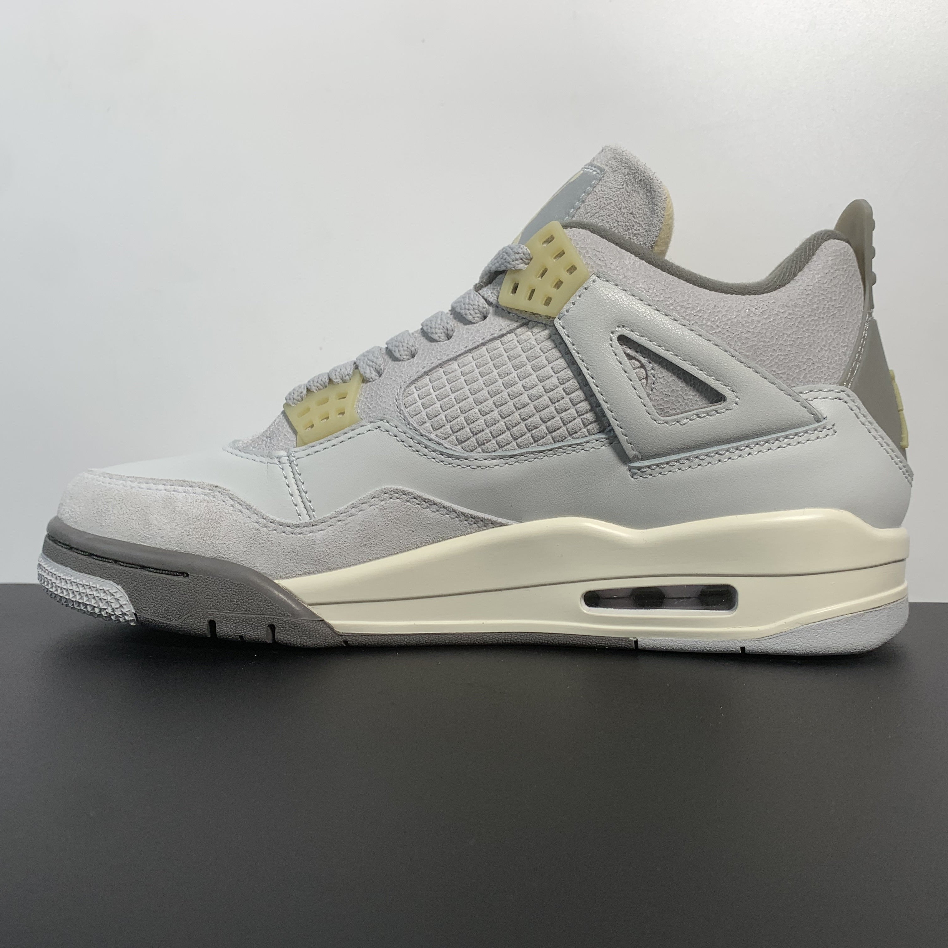 Nike Air Jordan 4 Retro SE "Craft Photon Dust"