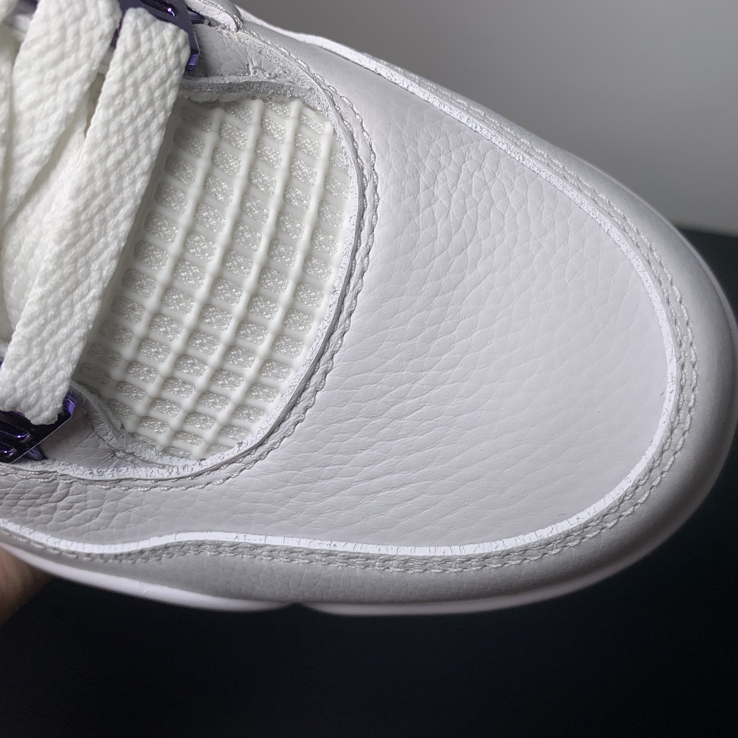 Air Jordan 4 Retro "Metallic Purple"