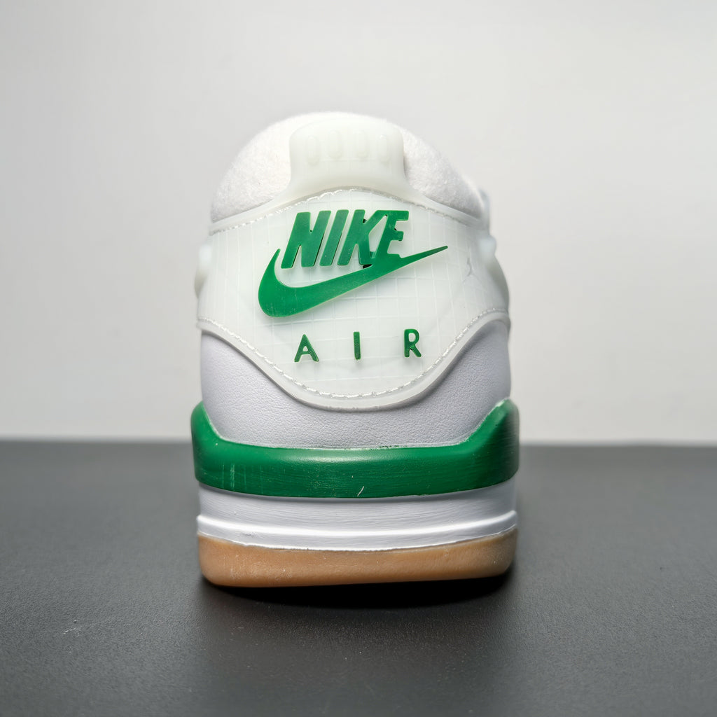 Air Jordan 4 RM “Pine Green”