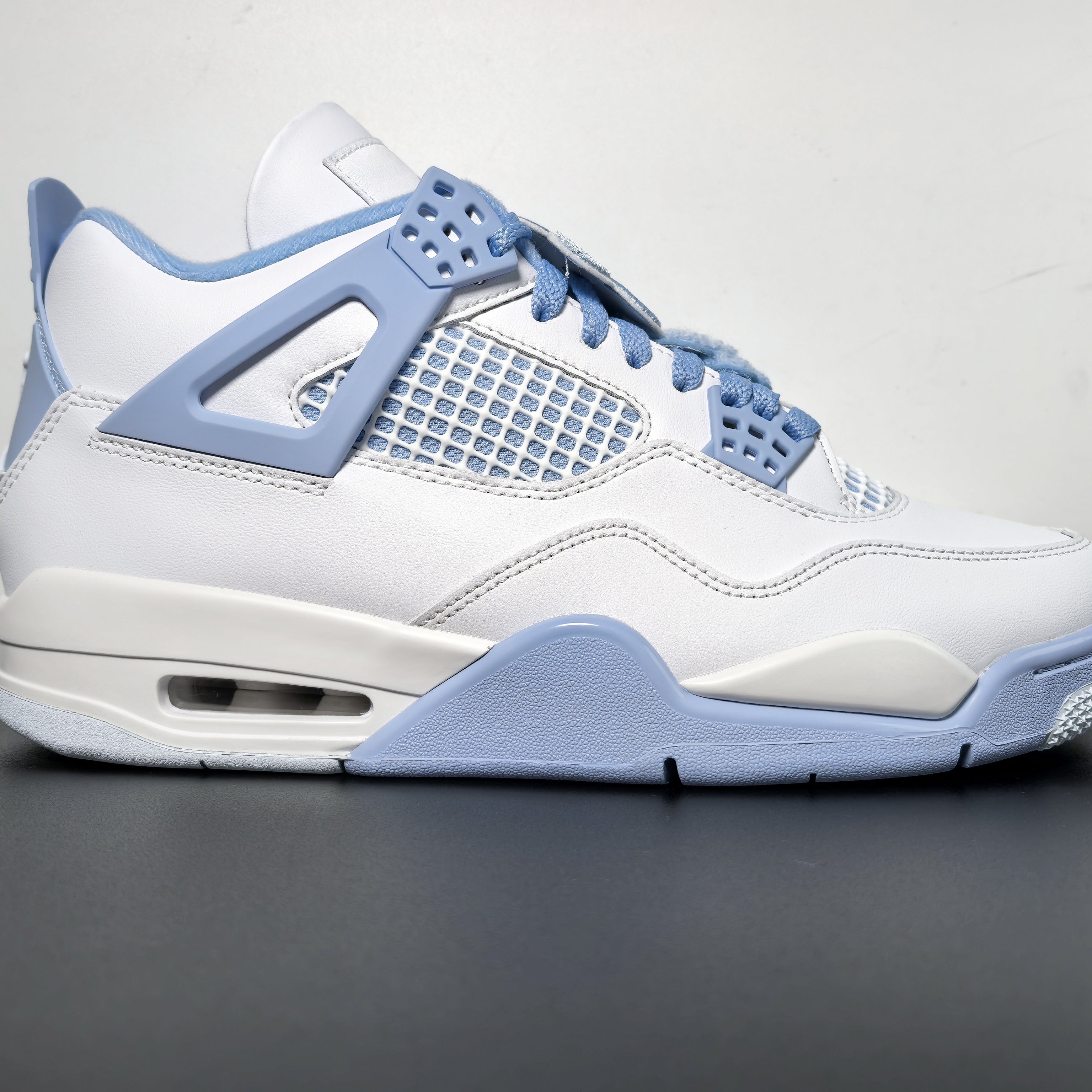 Air Jordan 4 Retro "Forget Me Not"