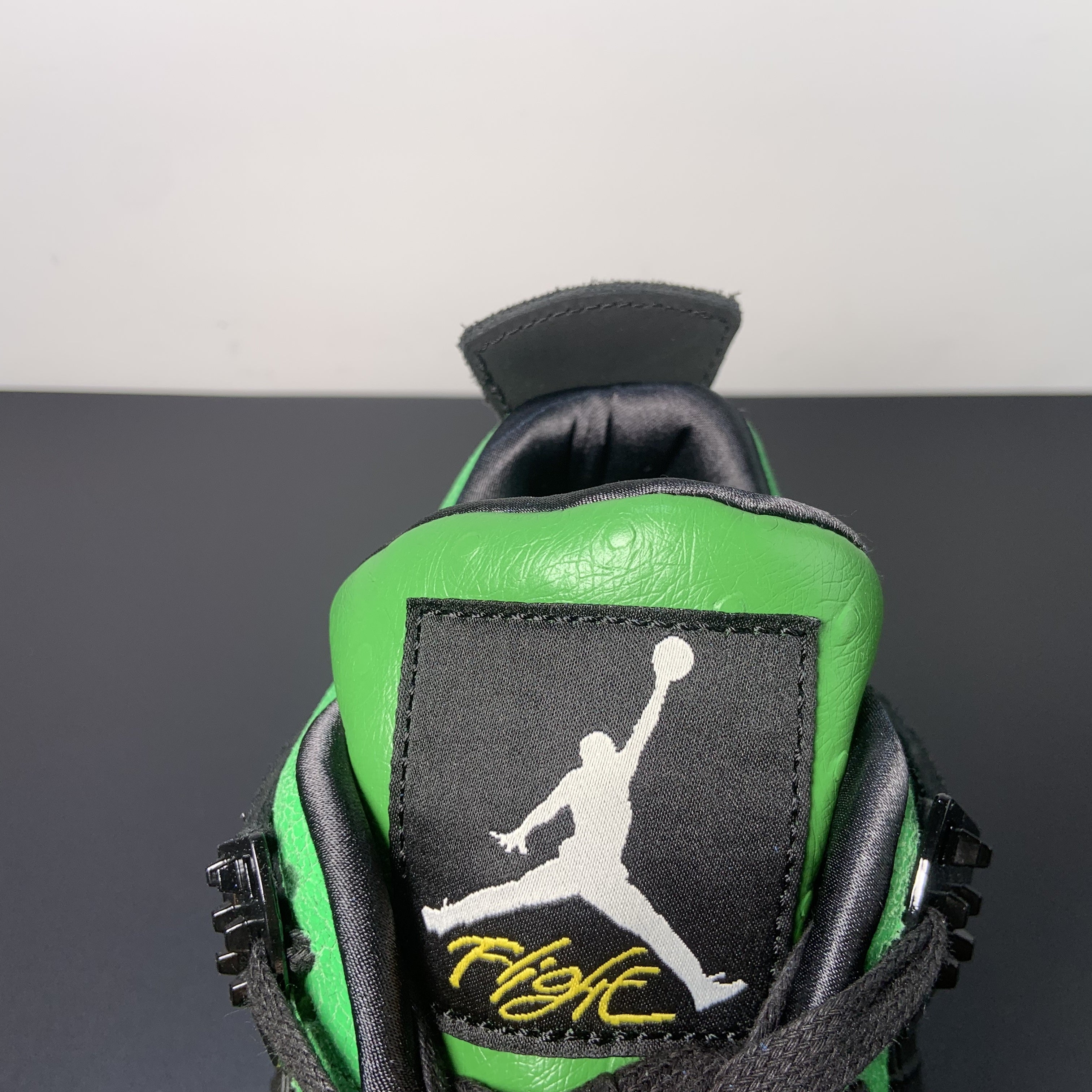 Nike Air Jordan 4 Retro "Manila"