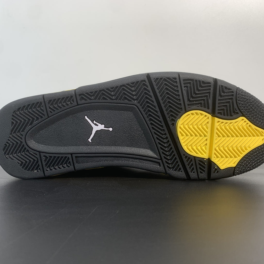 Nike Air Jordan 4 Retro "Thunder"