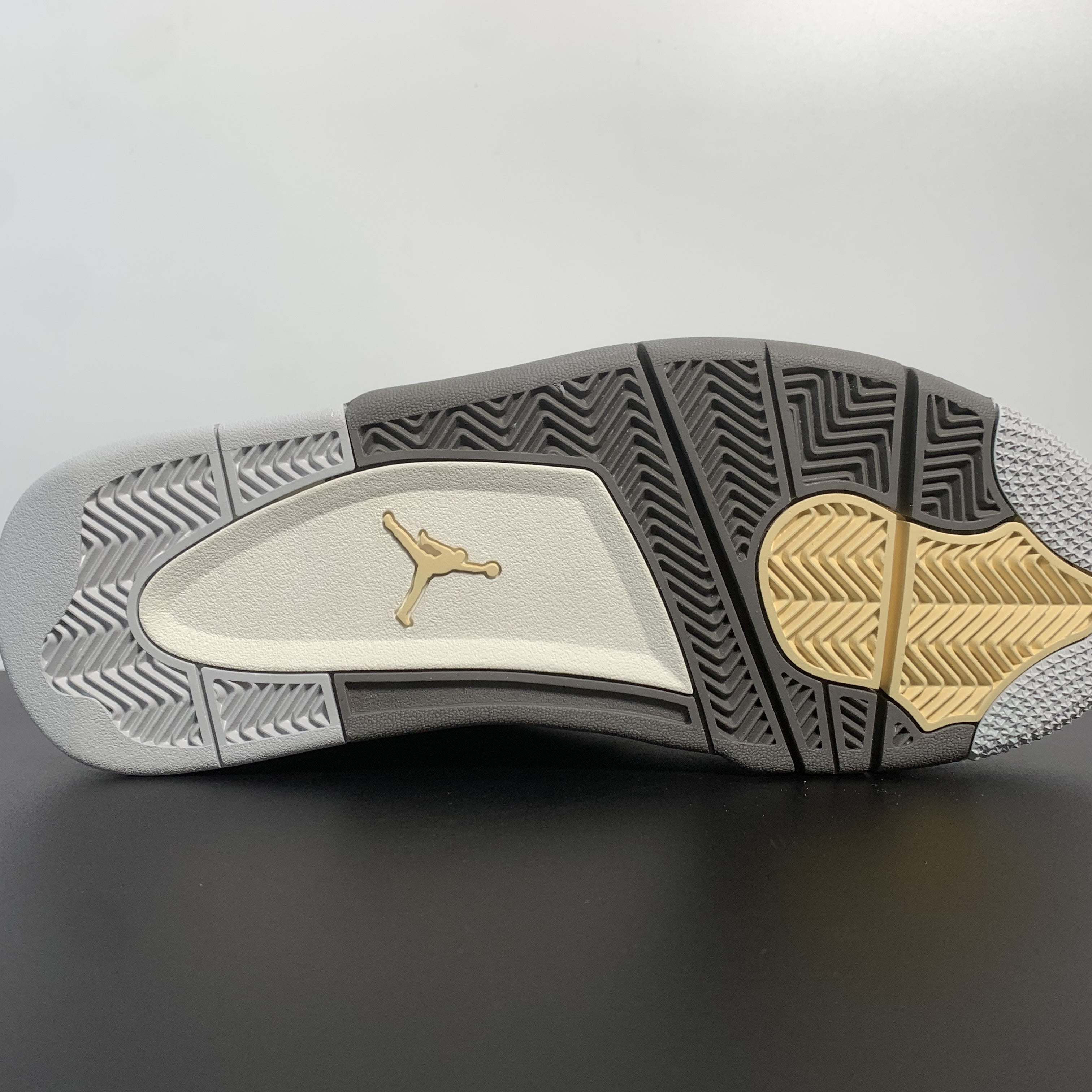 Nike Air Jordan 4 Retro SE "Craft Photon Dust"