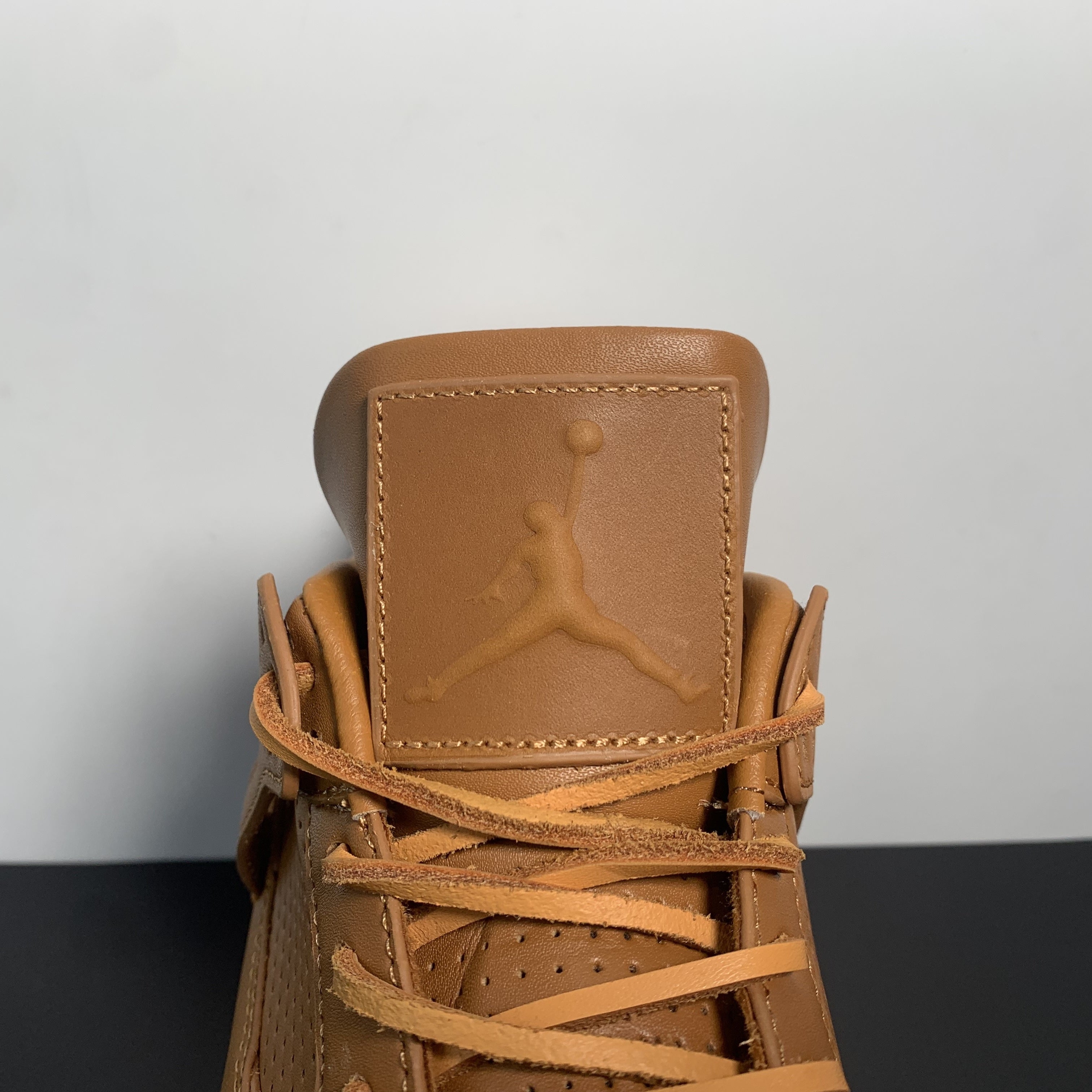 Air Jordan 4 Retro Premium "Ginger"