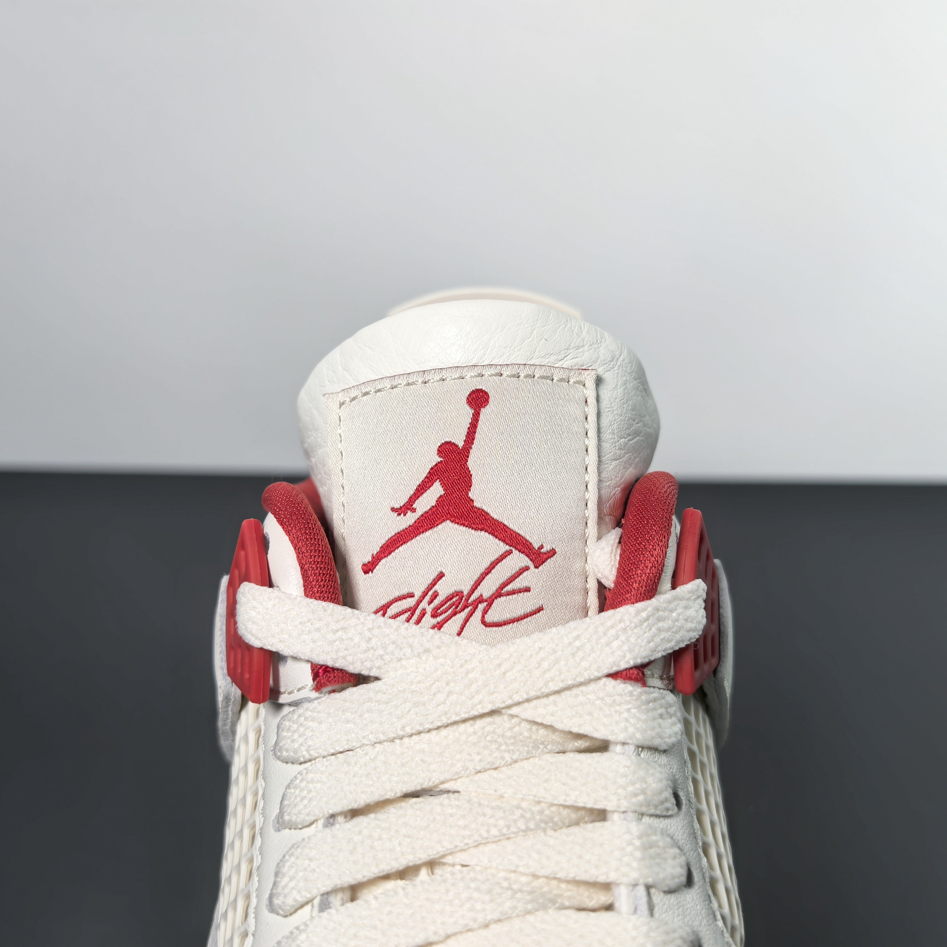 Air Jordan 4 Retro "Metallic Red"