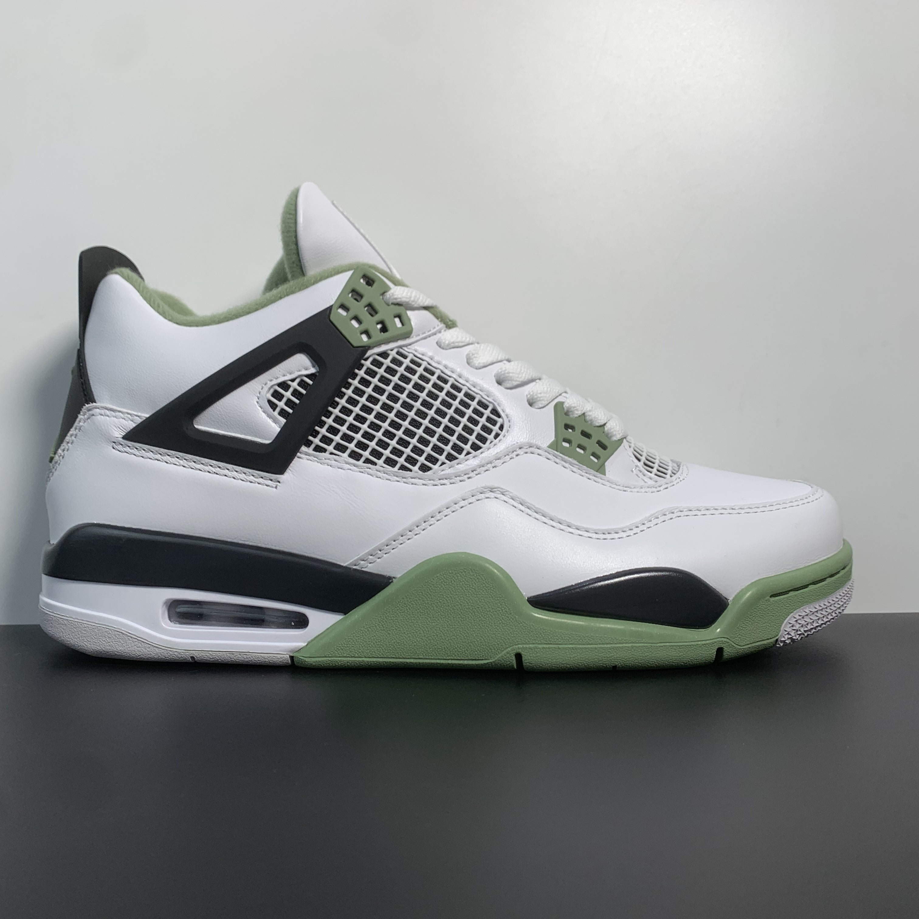 Nike Air Jordan 4 Retro "Seafoam"