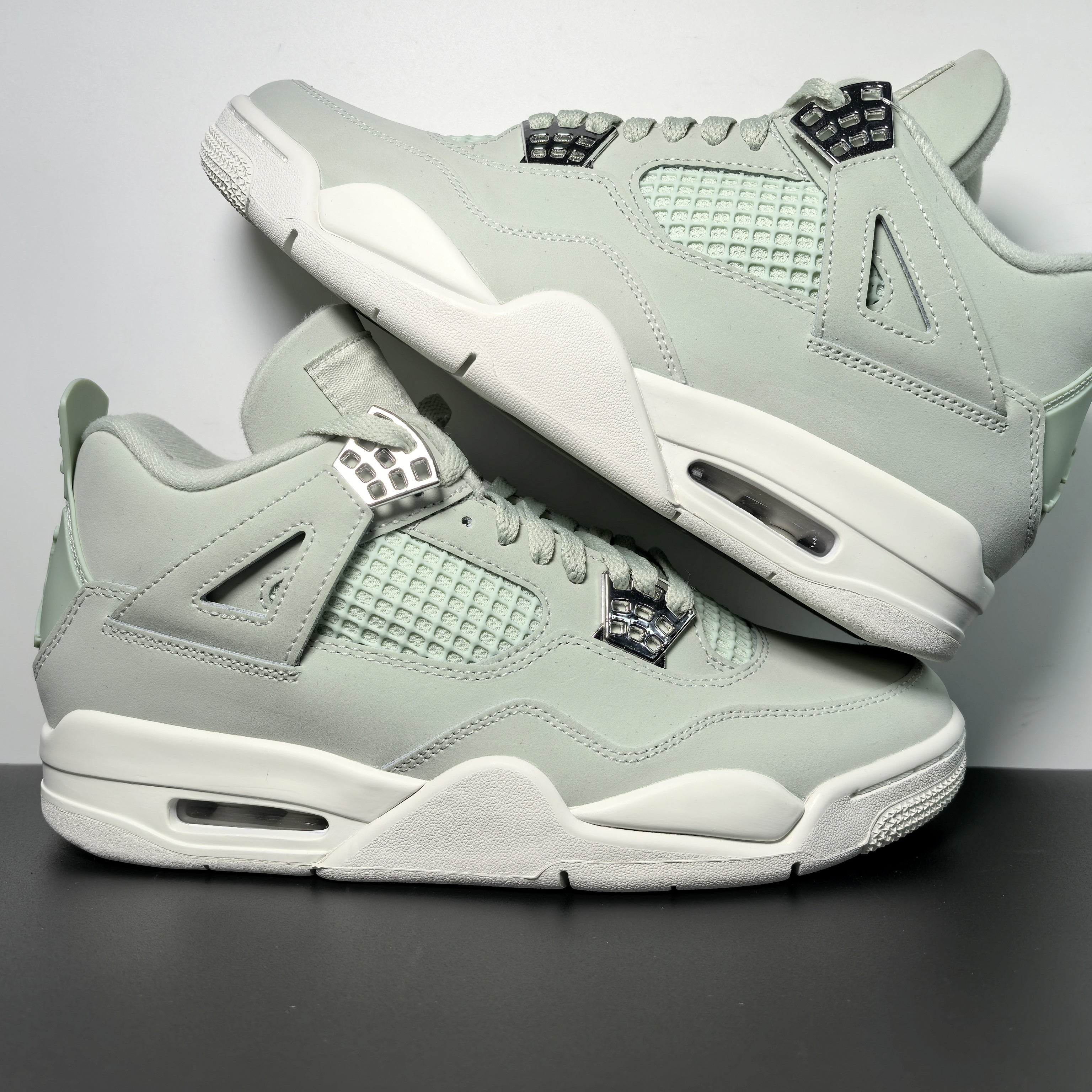 Nike Air Jordan 4 Retro "Seafoam"