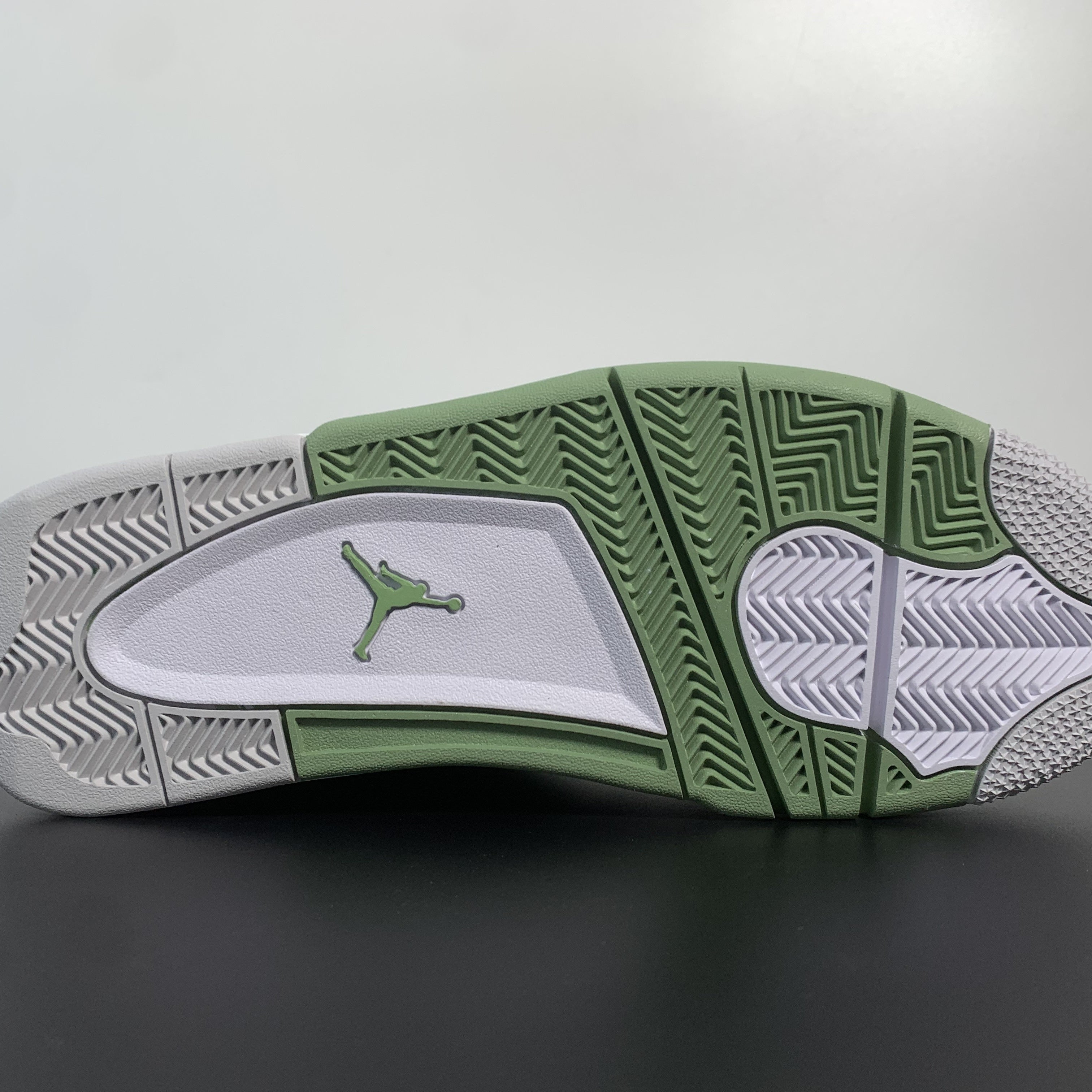 Nike Air Jordan 4 Retro "Seafoam"