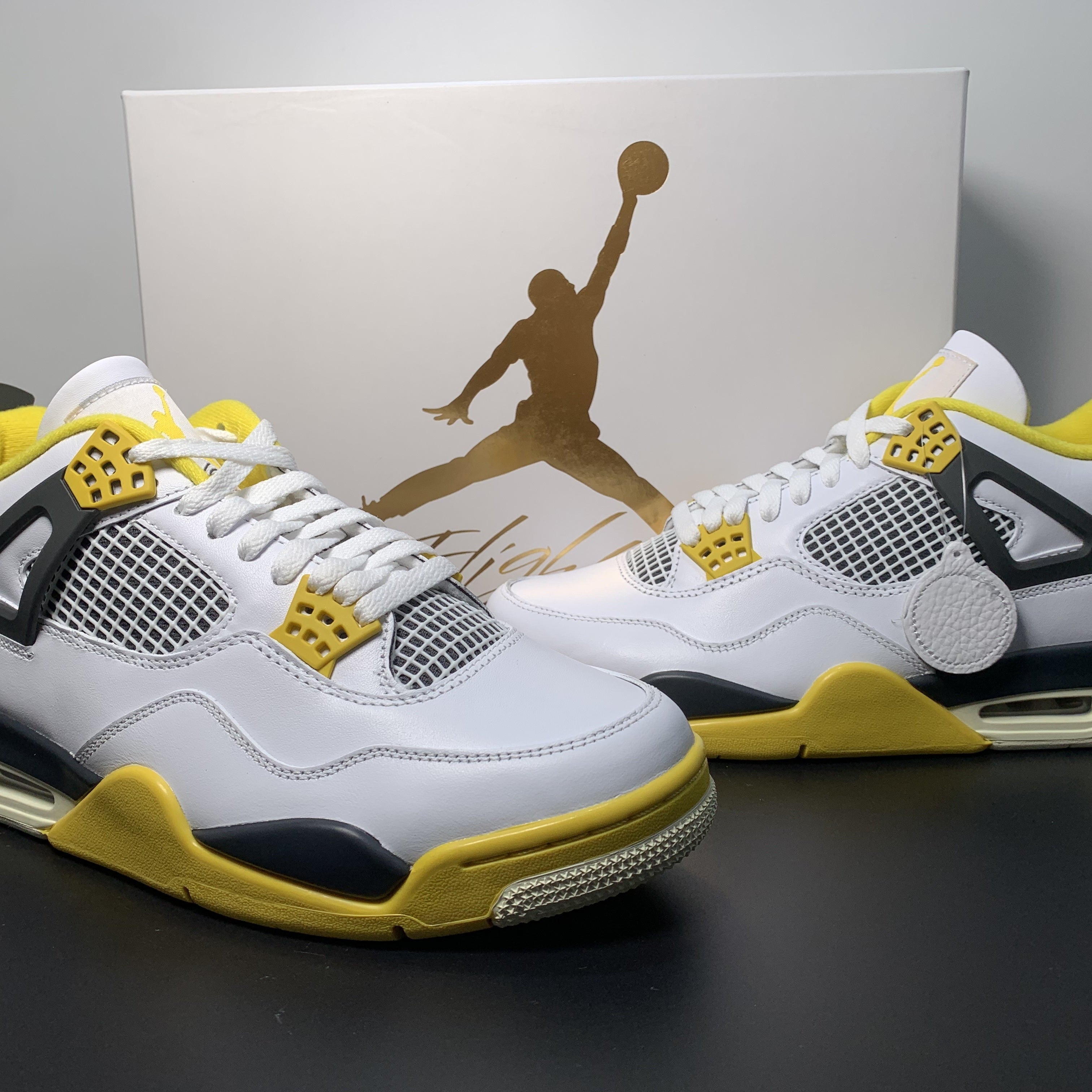 Nike Air Jordan 4 Retro 'Vivid Sulfur'