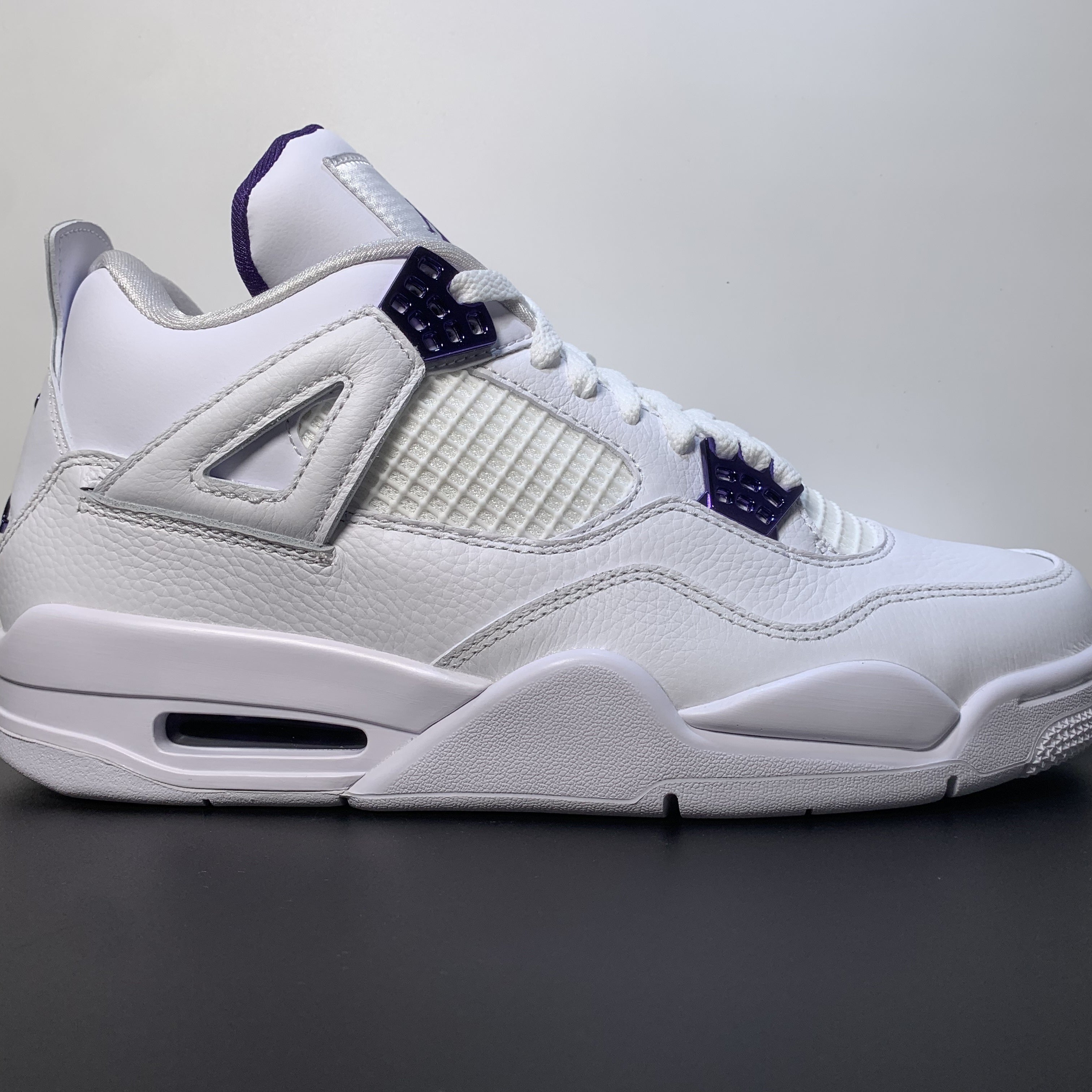 Air Jordan 4 Retro "Metallic Purple"